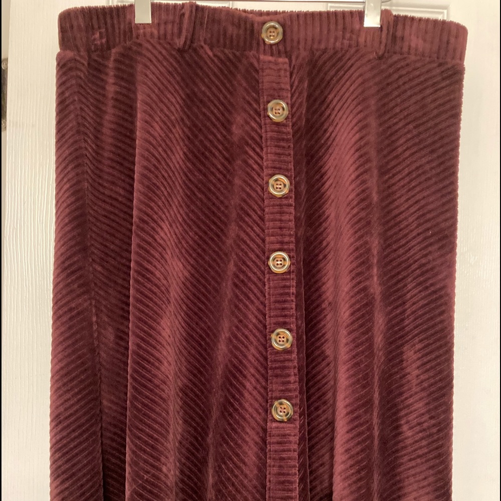 Burgundy Studio JPR Midi Skirt